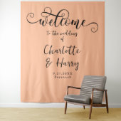 Elegante kalligrafie Trendy perzik bruiloft achter Wandkleed (In situ)