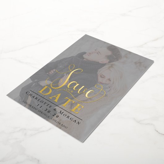 Elegante kalligrafie Twee foto Sla de datum Folie Folie Uitnodiging (Gedraaid)