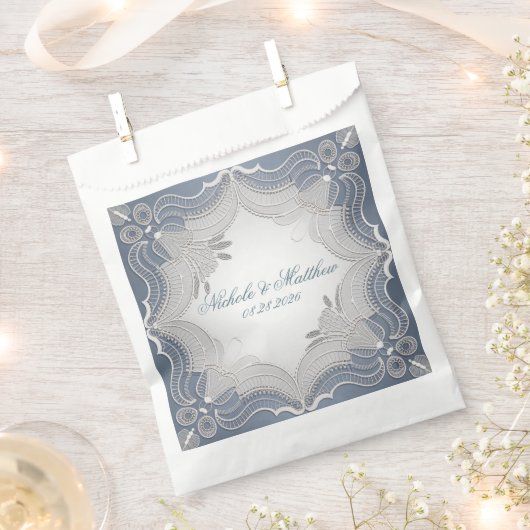 Elegante kant bruiloft op blauwe gradiënt bedankzakje (Geknipt)