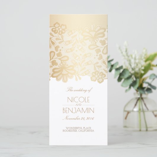 Elegante Kant Goud en Witte Trouwprogramma's Programmakaart (Staand voorkant)