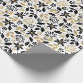 Elegante Kerst Zwart en Goud Holly Mistletoe Cadeaupapier (Hoek)