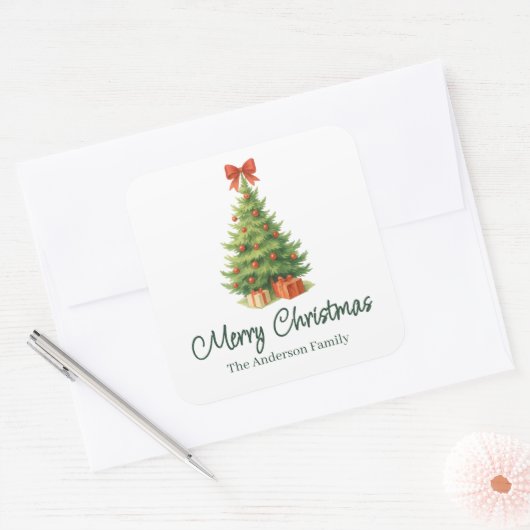 Elegante kerstboom met rode strik en cadeaus -  vierkante sticker (Envelop)