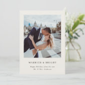 Elegante Kerstden Married and Bright Foto Feestdagenkaart (Staand voorkant)