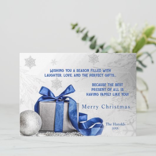 Elegante kerstgeschenkdoos met blauw lint feestdagenkaart (Staand voorkant)