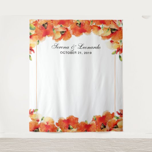 Elegante klaproos bloem bruiloft foto booth achter wandkleed (Voorkant)