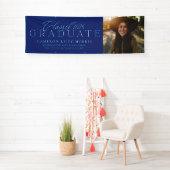 Elegante klasse van 2025 blauw afstuderen foto spandoek (Insitu)