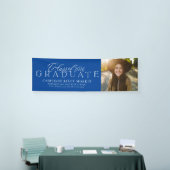 Elegante klasse van 2025 blauw afstuderen foto spandoek (Beurs)