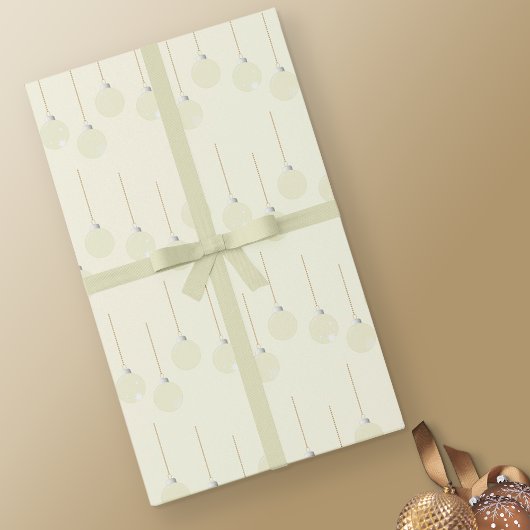 Elegante klassieke crème kerstballen cadeaupapier