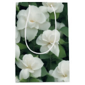 Elegante klassieke groene botanische witte bloemen medium cadeauzakje (Voorkant)