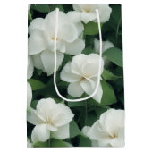 Elegante klassieke groene botanische witte bloemen medium cadeauzakje (Achterkant)