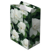 Elegante klassieke groene botanische witte bloemen medium cadeauzakje (Achterkant Gekanteld)
