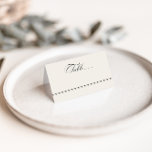 Elegante klassieke vintage bruiloft plaatskaartje<br><div class="desc">Introduceer tijdloze elegantie aan uw huwelijksreceptie met de MIA Elegant Classic Vintage Wedding Place Card. Deze prachtig ontworpen plaats kaart beschikt over ingewikkelde details en verfijnde typografie, die de toon zetten voor een verfijnde eetervaring. Het neutrale kleurenpalet en het klassieke ontwerp maken het een perfecte pasvorm voor diverse huwelijksthema's. Personaliseer...</div>
