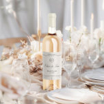 Elegante klassieke vintage bruiloft wijn etiket<br><div class="desc">Deze verfijnde etiketten voegen verfijning aan elke wijnfles toe, creërend een speciale charme voor uw viering. Personaliseer ze om uw unieke stijl te weerspiegelen en de sfeer van de bruiloftsfestiviteiten te benadrukken. Handhaaf een samenhangende bruiloft briefpapier stijl en verken andere producten uit dit MIA collectie voor een harmonieus ensemble. Proost...</div>