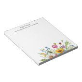 Elegante kleurrijke wilde bloem gepersonaliseerd notitieblok (Schuin)