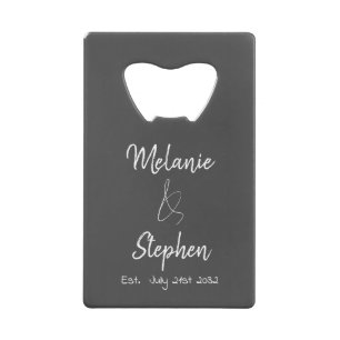Elegante koppel namen datum script typografie grij creditkaart flessenopener