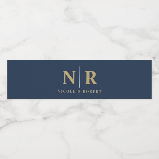 Elegante Koppels Bruiloft Monogram Gepersonaliseer Waterfles Etiket (Enkel label)