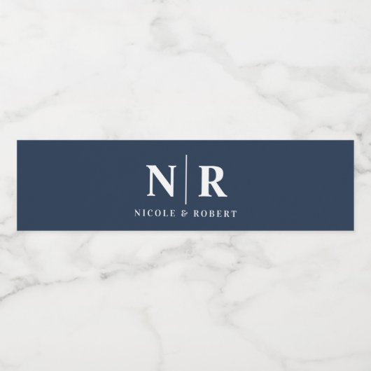 Elegante Koppels Bruiloft Monogram Gepersonaliseer Waterfles Etiket (Enkel label)