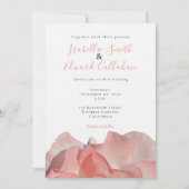 Elegante koraalroze roos bloemige trouwuitnodiging kaart (Voorkant)