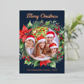Elegante krans familiefoto Vrolijk Kerstfeest Folie Feestdagenkaart (Staand Voorkant)