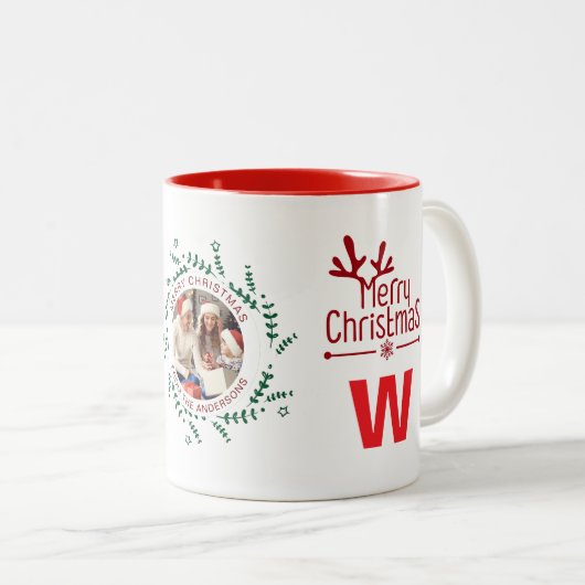 Elegante Krans Kerstfoto Familie Monogram Tweekleurige Koffiemok (Voorkant rechts)