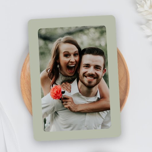 Elegante Krans Monogram Sage Green Wedding Kaart