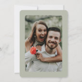 Elegante Krans Monogram Sage Green Wedding Kaart (Achterkant)