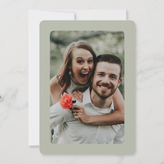 Elegante Krans Monogram Sage Green Wedding Kaart (Achterkant)