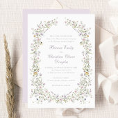 Elegante krans van wilde bloemen roze roze trouw kaart