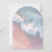 Elegante Kustlijn Boog Strand Bruiloft Kaart (Achterkant)