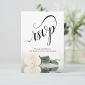 Elegante lange-stammed ivoor wit rose bruiloft RSVP kaartje (Staand voorkant)