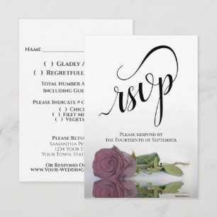 Elegante langstelige stoffige mauve roze roos brui RSVP kaartje