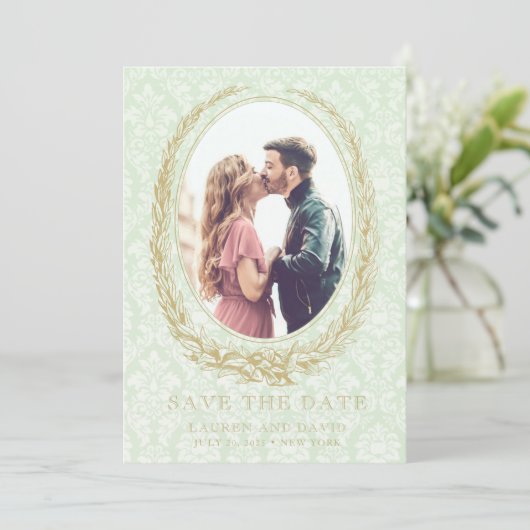 Elegante Laurel Krans | Groene Damaskfoto Save The Date (Staand voorkant)