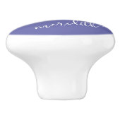 Elegante Lavendel Blauw Custom Monogram Roos Keramische Knop (Zijkant)