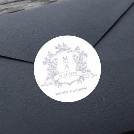 Elegante lavendel bloemenkroon monogrammen trouwda ronde sticker