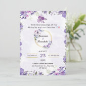 Elegante lavendel bloemige trouwuitnodiging kaart (Staand voorkant)