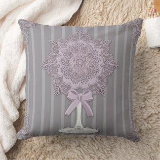 Elegante lavendel en grijze gestreepte coquette st kussen