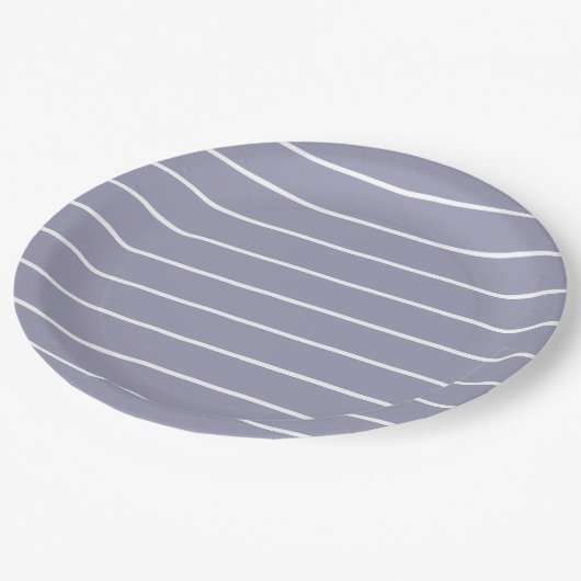 Elegante Lavendel en Wit Gestreept Patroon Papieren Bordje (Gekanteld)