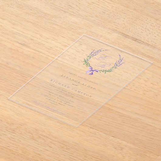 Elegante Lavendel Krans & Boog Monogram Huwelijk Acryl Uitnodigingen (Laagn)