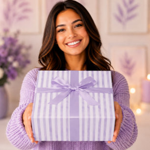 Elegante lavendel paarse watercolor strepen cadeaupapier