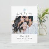 Elegante Lichtblauwe Sneeuwvlok foto bruiloft Save The Date (Staand voorkant)