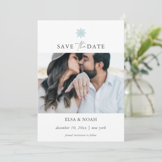 Elegante Lichtblauwe Sneeuwvlok foto bruiloft Save The Date (Staand voorkant)