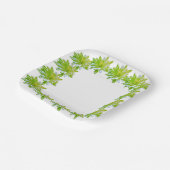 Elegante lichte zachte groene bloemen bloem papieren bordje (Gebogen)