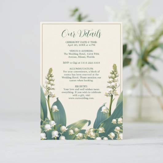 Elegante Lily van de vallei Bloemenbruiloft Informatiekaartje (Staand voorkant)