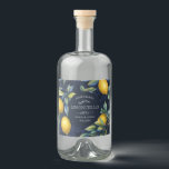 Elegante Limoncello citroenen Likeurfles Etiket<br><div class="desc">Versier uw huisgemaakte limoncello flessen met mooie labels en labels om als cadeau te gebruiken en kies tussen een witte en een houtskool achtergrond met citroenbladeren en fruitkrans. Bekijk onze winkel voor meer objecten van dit collectie.</div>