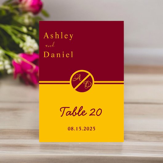 Elegante luxe Bourgondië en gouden monogram bruilo Kaart