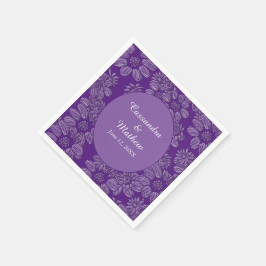 Elegante madeliefjes in Floral Royal Paarse bruilo Servet (Hoek)