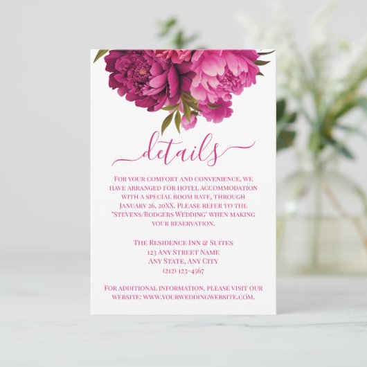 Elegante Magenta pioen bloemenbruiloft details Informatiekaartje (Staand voorkant)