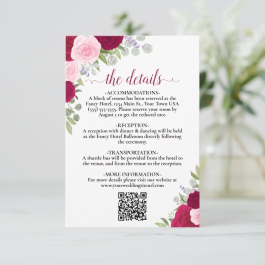 Elegante Magenta Roze Rozen Trouwdetails QR Code Informatiekaartje (Staand voorkant)