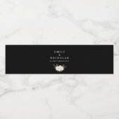 elegante magnolia bloem zwart bruiloft waterfles etiket (Enkel label)