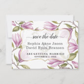 Elegante Magnolia Bloemen Gouden Huwelijkscalligra Save The Date (Voorkant)